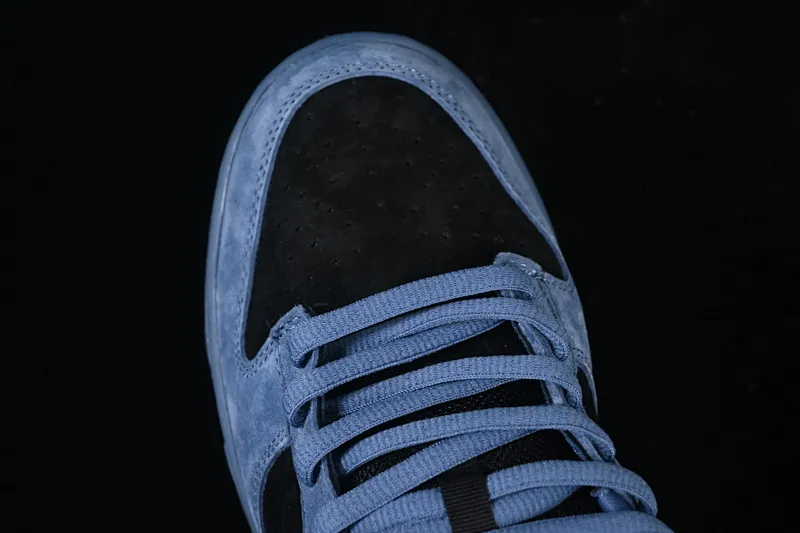 All Categories Nk SB Dunk Series Nk SB Dunk Low Low-top sneakers Supreme x Nike Dunk SB Dunk Low joint black and blue low-top casual skateboard shoes HQ8487-400